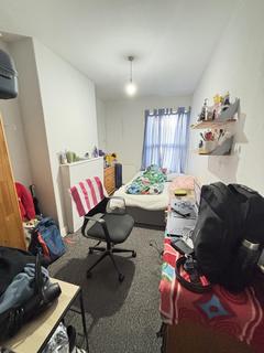 5 bedroom house to rent, Hessle Avenue, Leeds LS6