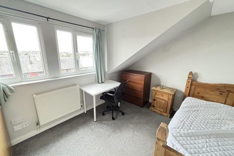 6 bedroom house to rent, Ebor Mount, Leeds LS6