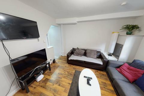 4 bedroom house to rent, Ash View, Leeds LS6