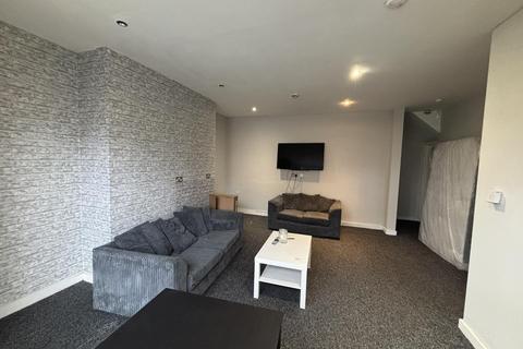 4 bedroom house to rent, Kirkstall Lane, Leeds LS6