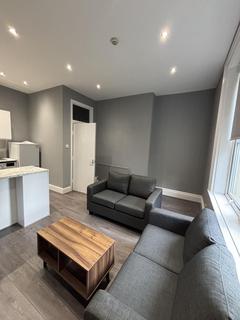 2 bedroom flat to rent, Ashwood Villas, Leeds LS6