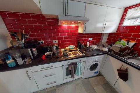 4 bedroom house to rent, Harold Avenue, Leeds LS6