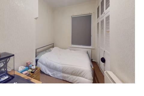 2 bedroom flat to rent, Belle Vue Road, Leeds LS3