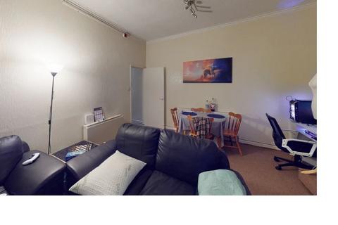 2 bedroom flat to rent, Belle Vue Road, Leeds LS3