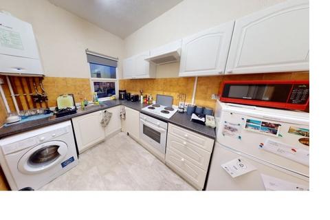 2 bedroom flat to rent, Belle Vue Road, Leeds LS3
