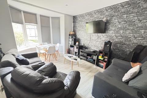 undefined, Ash Road, Leeds LS6