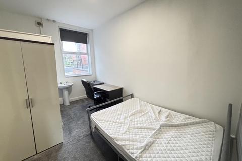 3 bedroom house to rent, Victoria Road, Leeds LS6