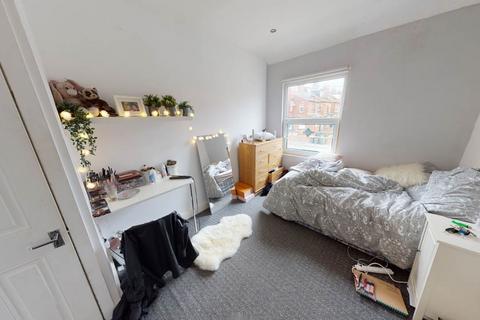 5 bedroom house to rent, Kirkstall Lane, Leeds LS6