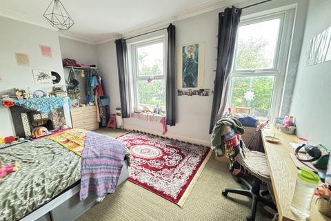 4 bedroom house to rent, Burley Road, Leeds LS4