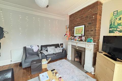 4 bedroom house to rent, Burley Road, Leeds LS4