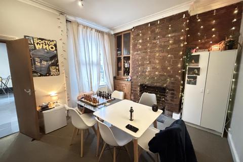 4 bedroom house to rent, Burley Road, Leeds LS4