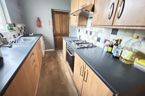 6 bedroom house to rent, Regent Terrace, Leeds LS6