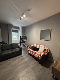 2 bedroom flat to rent, Ashwood Villas, Leeds LS6