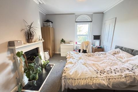 8 bedroom house to rent, Victoria Road, Leeds LS6
