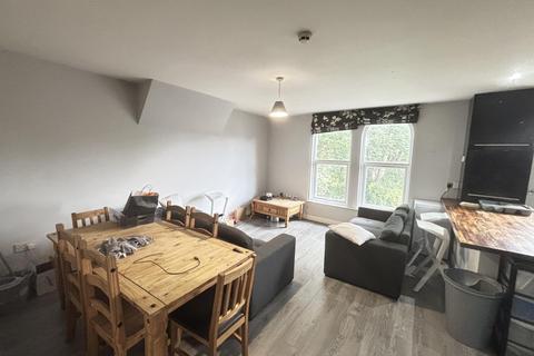 5 bedroom house to rent, Bainbridge Road Upstairs, Leeds LS6