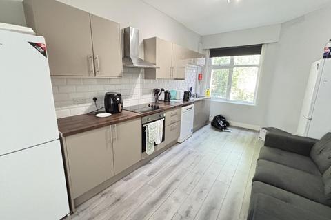 7 bedroom house to rent, St Michaels Crescent, Leeds LS6