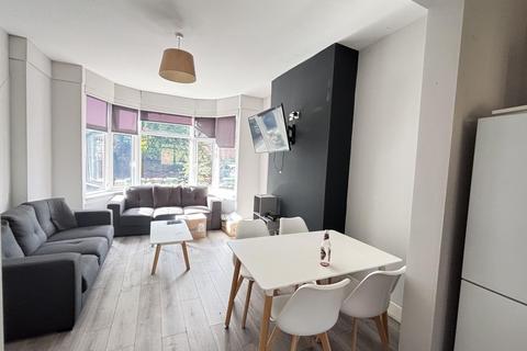 7 bedroom house to rent, St Michaels Crescent, Leeds LS6