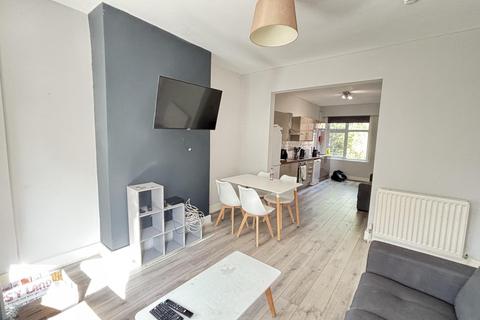 7 bedroom house to rent, St Michaels Crescent, Leeds LS6