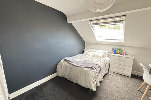 7 bedroom house to rent, St Michaels Crescent, Leeds LS6