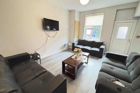 5 bedroom house to rent, Hessle Terrace, Leeds LS6