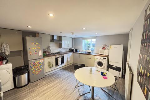 5 bedroom house to rent, Hessle Terrace, Leeds LS6