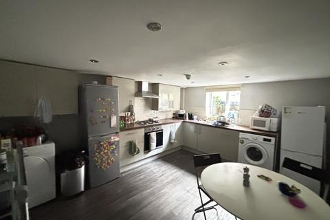 5 bedroom house to rent, Hessle Terrace, Leeds LS6