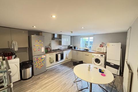 5 bedroom house to rent, Hessle Terrace, Leeds LS6
