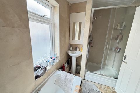 4 bedroom house to rent, Burley Road, Leeds LS4