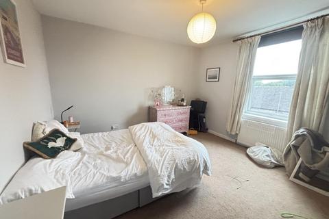 3 bedroom house to rent, Knowle Mount, Leeds LS4
