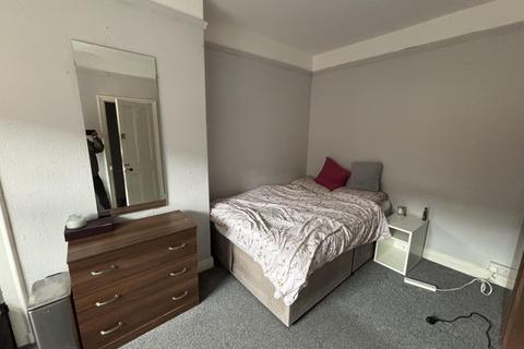 4 bedroom house to rent, Welton Mount, Leeds LS6