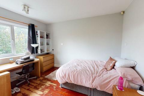 4 bedroom house to rent, Regent Park Terrace, Leeds LS6