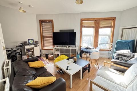 3 bedroom house to rent, 3a Hyde Park Road, Leeds LS6