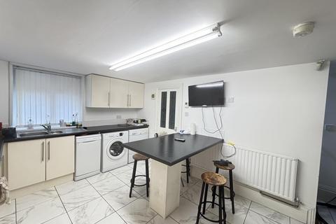 5 bedroom house to rent, Walmsley Road, Leeds LS6