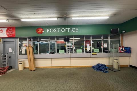 Retail property (high street) to rent, 8 Lennox Pl Clydebank G81 4LX