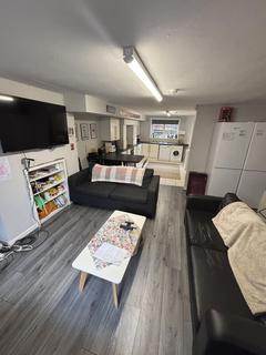6 bedroom house to rent, Cardigan Lane, Leeds LS6