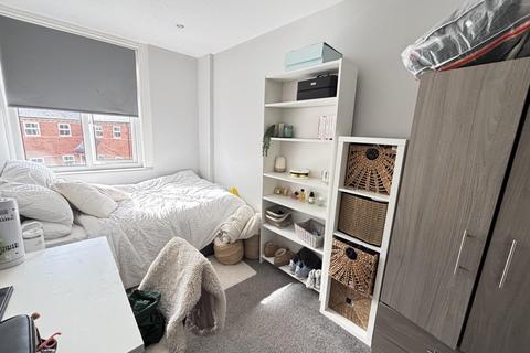 7 bedroom house to rent, St Michaels Crescent, Leeds LS6
