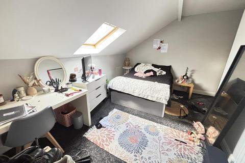 5 bedroom house to rent, Richmond Mount, Leeds LS6