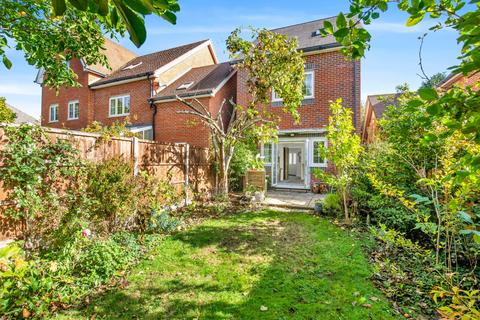 4 bedroom detached house for sale, Sycamore Road, Bordon GU35