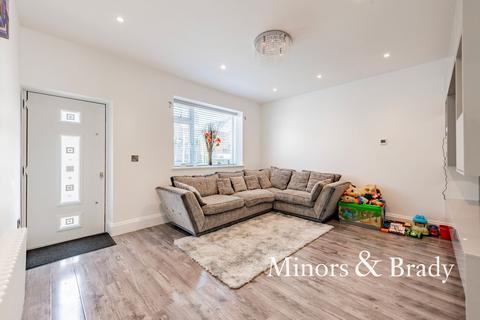 3 bedroom end of terrace house for sale, Churchill Road, Great Yarmouth