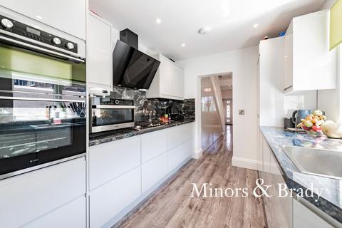 3 bedroom end of terrace house for sale, Churchill Road, Great Yarmouth