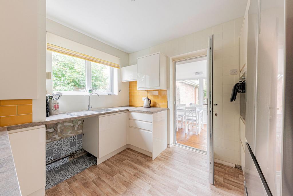 Kitchen (2)