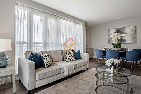 2 bedroom flat to rent, Circus Apartments, 39 Westferry Circus, London E14