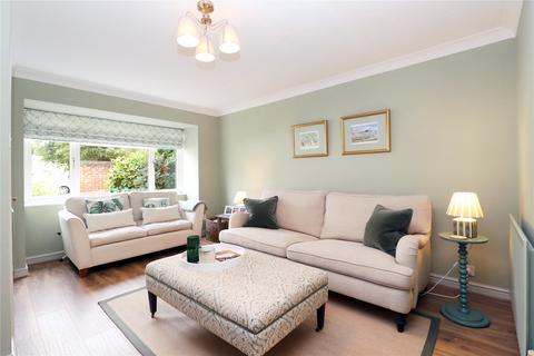 undefined, Oakfield, Surrey GU21