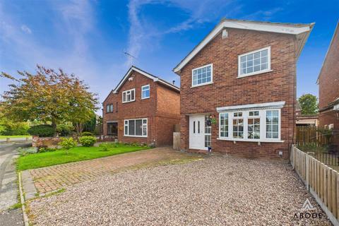 3 bedroom detached house for sale, Greenacres Drive, Uttoxeter ST14