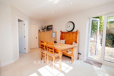 1 Notley Green, Great Notley, Braintree, CM77 7US