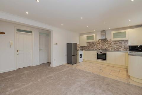 2 bedroom flat for sale, Cookham Road, Maidenhead SL6
