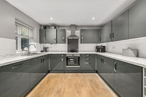 5 bedroom detached house for sale, Hillyfield Road, Ashford TN23