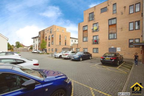 2 bedroom apartment for sale, Dewhurst Court, Hounslow, TW3