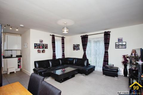 2 bedroom apartment for sale, Dewhurst Court, Hounslow, TW3