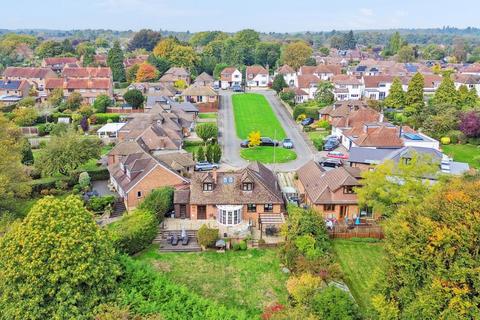 4 bedroom detached house for sale, The Retreat, Amersham HP6